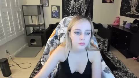 Luna online show from February 6, 2026, 4:50 am