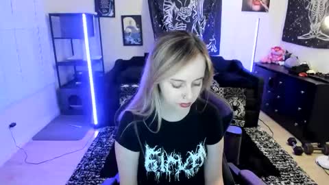 Snapshot of luna_lovelyy chatting on April 30, 2026, 2:29 am Luna online show from April 30, 2026, 2:29 am