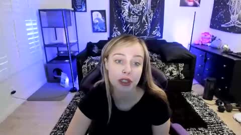 Snapshot of luna_lovelyy chatting on May 4, 2026, 7:43 pm Luna online show from May 4, 2026, 7:43 pm