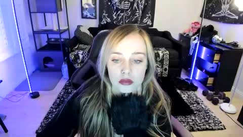 Snapshot of luna_lovelyy chatting on May 27, 2026, 1:57 am Luna online show from May 27, 2026, 1:57 am