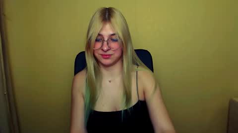 Luna online show from February 4, 2025, 11:27 am