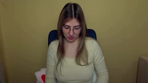 Luna online show from October 1, 2025, 8:42 am