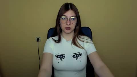 Snapshot of luna_lush_ chatting on April 25, 2026, 9:34 am Luna online show from April 25, 2026, 9:34 am