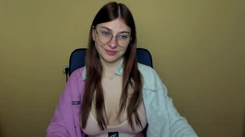 Snapshot of luna_lush_ chatting on April 27, 2026, 11:30 am Luna online show from April 27, 2026, 11:30 am