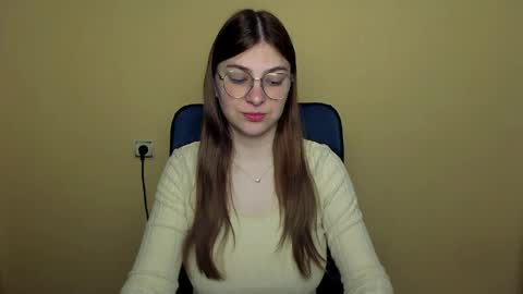 Snapshot of luna_lush_ chatting on April 28, 2026, 8:41 am Luna online show from April 28, 2026, 8:41 am