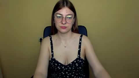 Snapshot of luna_lush_ chatting on May 21, 2026, 8:32 am Luna online show from May 21, 2026, 8:32 am