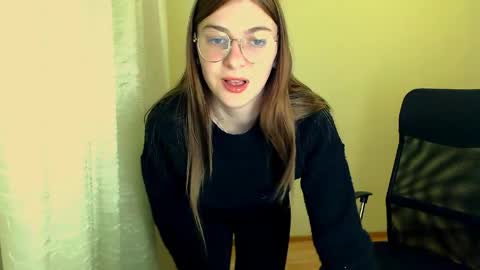Snapshot of luna_lush_ chatting on May 30, 2026, 9:17 am Luna online show from May 30, 2026, 9:17 am