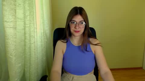 Snapshot of luna_lush_ chatting on June 25, 2026, 8:19 am Luna online show from June 25, 2026, 8:19 am