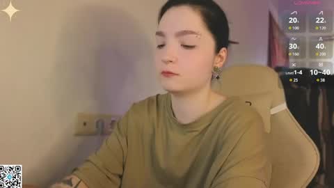 Luna online show from April 25, 2026, 1:19 am