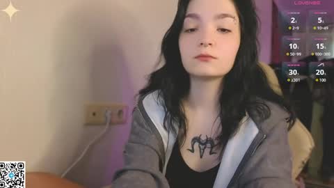 Luna online show from May 31, 2026, 2:53 am