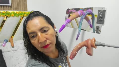 luna_naughty1 online show from June 4, 2026, 7:09 pm