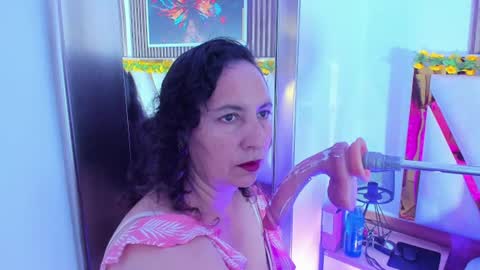 luna_naughty1 online show from June 18, 2026, 7:07 pm