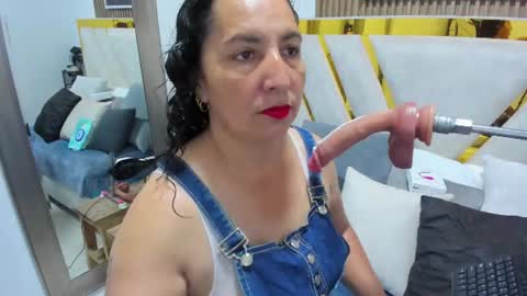 luna_naughty1 online show from July 15, 2026, 6:57 pm
