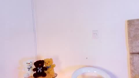   online show from November 13, 2025, 8:41 pm