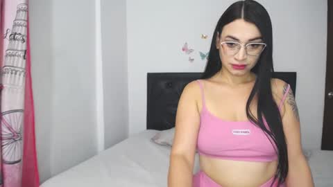 Snapshot of luna_pitufo chatting on October 9, 2025, 9:18 am Luna y pitufo online show from October 9, 2025, 9:18 am