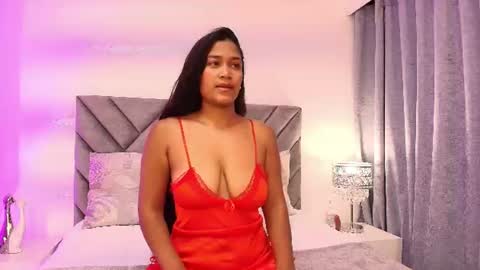 luna_queen7 online show from July 23, 2026, 11:19 am