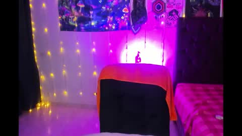 MISS LUNA  online show from January 7, 2026, 4:09 pm