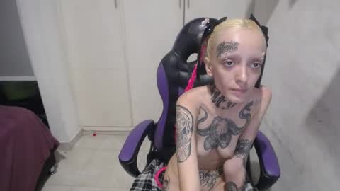 Snapshot of luna_rosita chatting on February 3, 2025, 3:42 am Luna online show from February 3, 2025, 3:42 am