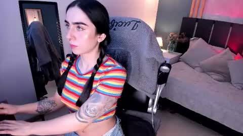 Luna online show from July 15, 2026, 8:36 pm