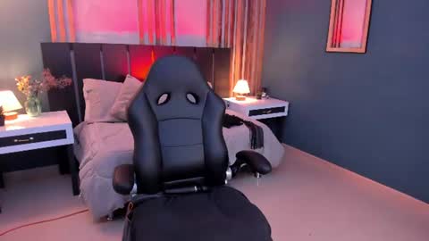 Luna online show from July 17, 2026, 9:52 pm