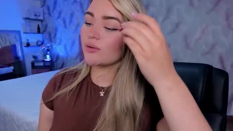 Snapshot of luna_volk chatting on January 18, 2026, 2:59 am Luna online show from January 18, 2026, 2:59 am