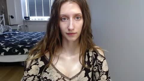 L U N A  online show from March 27, 2026, 8:26 am