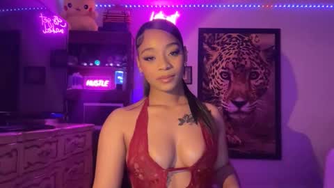 lunaa_11 online show from May 8, 2026, 4:51 am