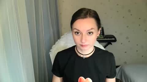 lunaa_bluee online show from November 8, 2025, 8:40 pm