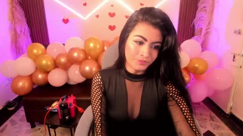 Luna  online show from April 20, 2026, 8:54 pm