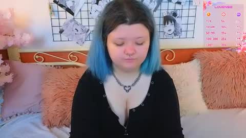 Snapshot of lunaar_ chatting on May 17, 2026, 6:00 am Luna online show from May 17, 2026, 6:00 am