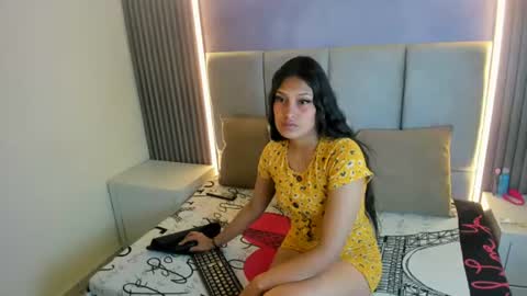 LunaAura online show from July 24, 2026, 3:59 am