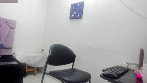 Snapshot of lunabrillante1972 chatting on May 21, 2026, 7:37 am lunabrillante1972 online show from May 21, 2026, 7:37 am