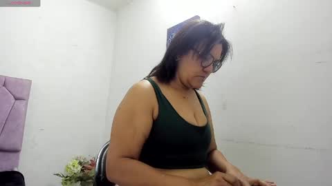 Snapshot of lunabrillante1972 chatting on May 27, 2026, 8:55 am lunabrillante1972 online show from May 27, 2026, 8:55 am