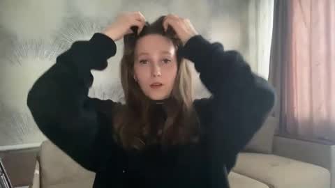 Snapshot of lunafeather chatting on January 17, 2026, 10:20 am lunafeather online show from January 17, 2026, 10:20 am