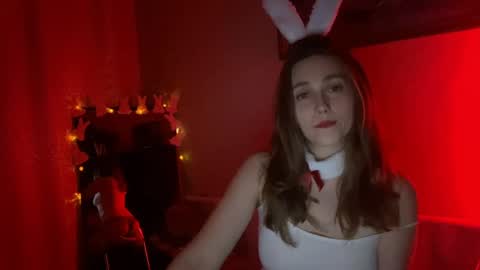 lunafeather online show from April 3, 2026, 7:01 pm