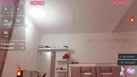 Luna online show from October 3, 2025, 1:41 pm