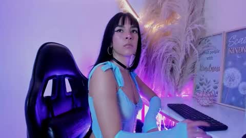 Luna  online show from December 22, 2025, 9:12 pm