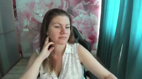 Snapshot of lunakissi chatting on July 17, 2026, 11:28 am LunaKissi online show from July 17, 2026, 11:28 am