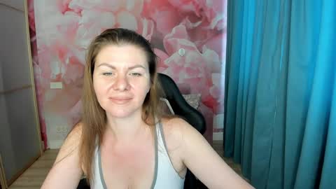 Snapshot of lunakissi chatting on July 24, 2026, 12:58 pm LunaKissi online show from July 24, 2026, 12:58 pm