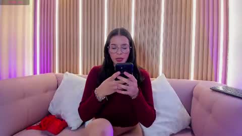 lunamillers_ online show from July 16, 2026, 4:40 am