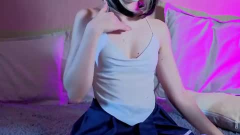 Luna online show from July 24, 2026, 2:26 pm