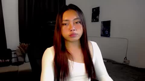 Luna online show from April 22, 2026, 6:20 pm