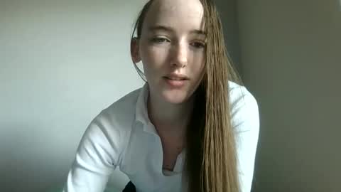 Snapshot of lunapixie2020 chatting on May 25, 2026, 11:22 pm lunapixie2020 online show from May 25, 2026, 11:22 pm