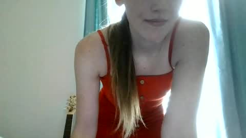 Snapshot of lunapixie2020 chatting on July 1, 2026, 6:40 pm lunapixie2020 online show from July 1, 2026, 6:40 pm