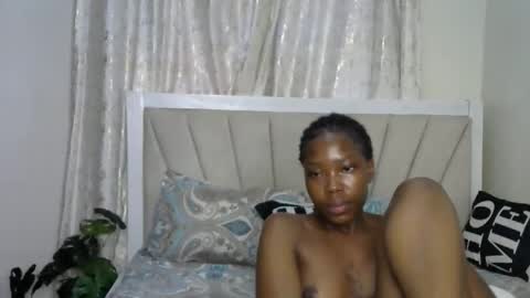 Snapshot of lunar_chocolate000 chatting on April 2, 2026, 1:31 pm Smiley online show from April 2, 2026, 1:31 pm