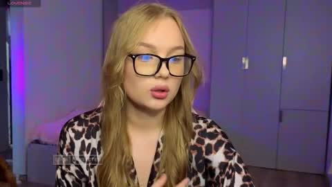 Luna online show from November 11, 2025, 6:57 am