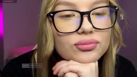 Luna online show from November 13, 2025, 5:01 pm