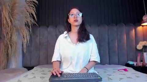 Snapshot of lunar_lustx chatting on June 28, 2026, 12:11 pm lunar_lustx online show from June 28, 2026, 12:11 pm