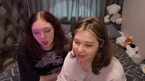lunarcouple_ online show from July 24, 2026, 12:14 pm