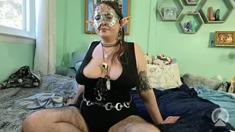 Snapshot of lunarfaestellaris chatting on January 15, 2026, 7:50 pm Lunar Fae Stellaris online show from January 15, 2026, 7:50 pm